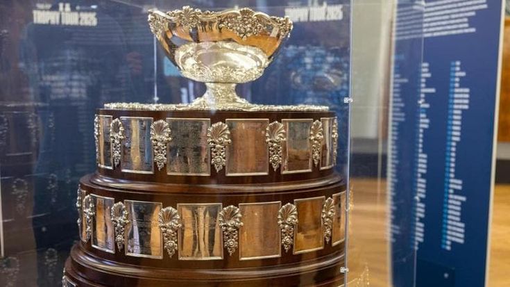 Tennis, domenica Coppa Davis e Billie Jean King Cup esposte in Piazza del Plebiscito e Palazzo Reale