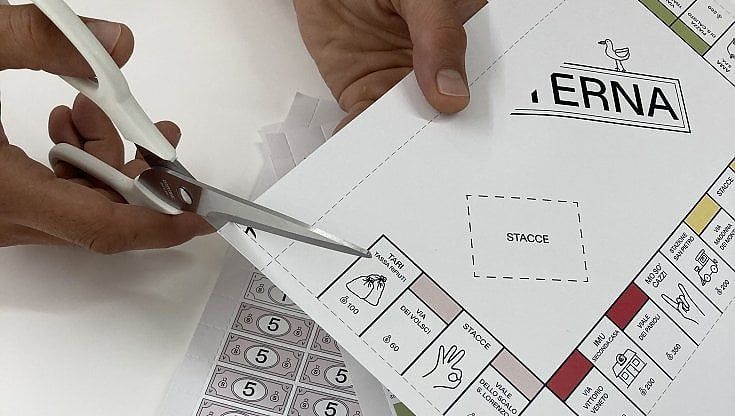 Roma diventa un Monopoli, tra multe ai varchi Ztl, elmi da centurione e gabbiani 