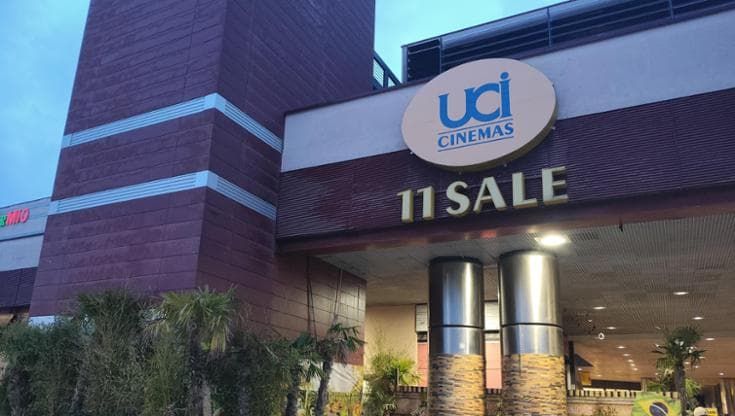 Firenze, chiuso l’Uci Cinema per le luci di sicurezza rotte. Controlli dopo Crans Montana