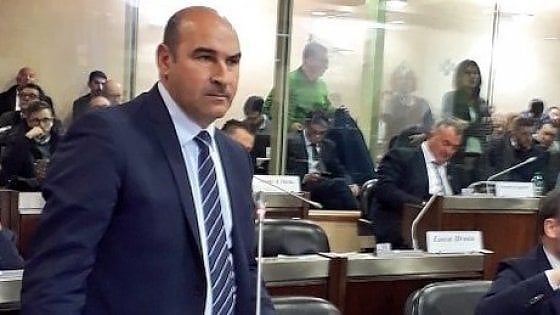 Matera, bomba danneggia l'auto del consigliere regionale del Pd Cifarelli. "Sono preoccupato"