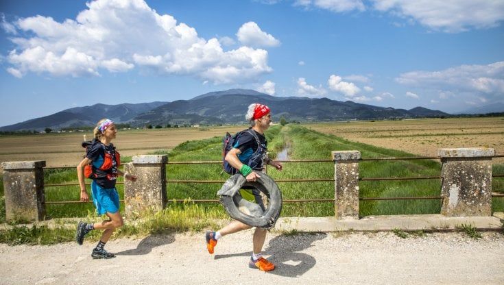 Plogging in Toscana, raccolti 373 chili di rifiuti: "Abbiamo trovato di tutto, anche una Playstation"