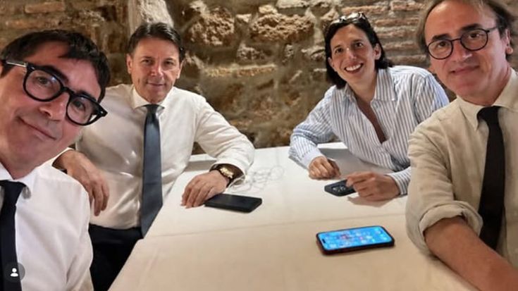 Campo largo, primo incontro tra i leader per il programma. Renzi: “Nella foto c’è la sinistra-sinistra ma per vincere serve un accordo”