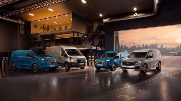 Ford Transit festeggia 60 anni di successi da leader dell’economia “van-intensive”