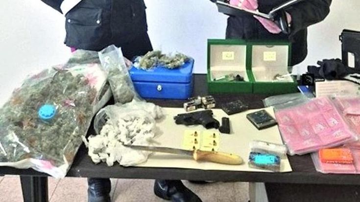 Condomini della droga: a Bari stupefacenti nascosti negli spazi comuni. “Così non c’è responsabile”