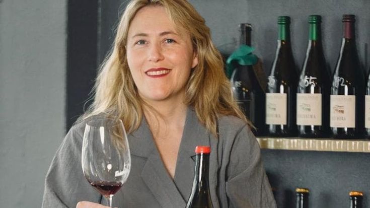 Amelia Birch, che vende solo vini prodotti da donne: “Così è nata la mia enoteca”