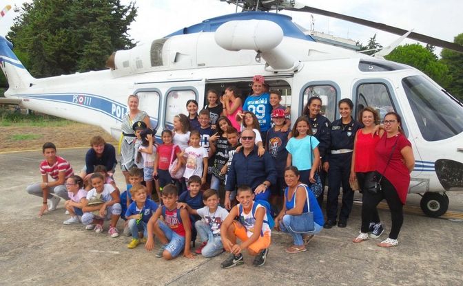 I bambini dello Zen con i "poliziotti del cielo" a Boccadifalco