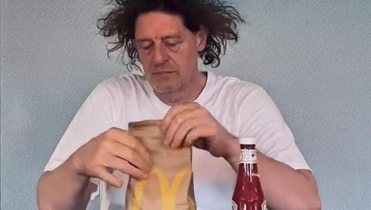 La provocazione di Marco Pierre White: meglio un like di McDonald’s che tre stelle Michelin
