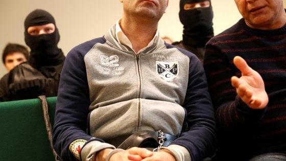 Ungheria, sette anni di carcere al migrante che ha superato il confine: "Atti di terrorismo"