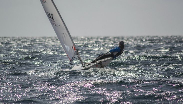 Napoli, 80 vele in rada per la regata Laser