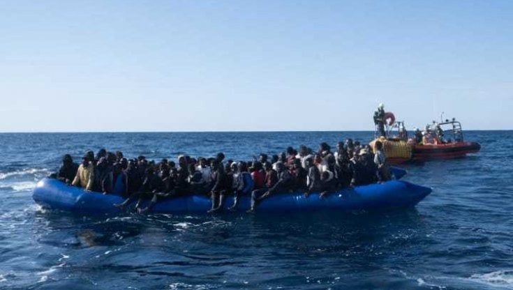 Migranti, alla Ocean Viking assegnato il porto di Carrara