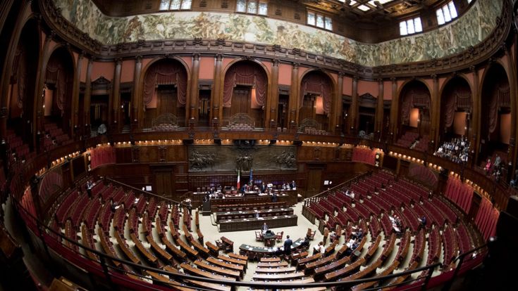 Affido condiviso, ora la piazza. “Pillon è contro donne e bimbi”