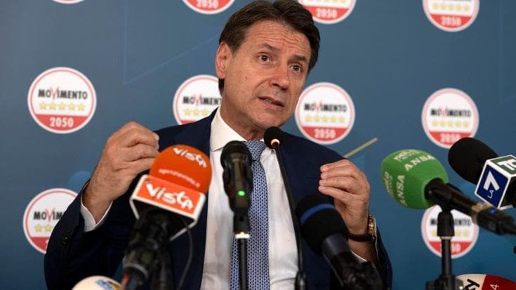 M5S, processo lampo a Conte: “Mi metto in discussione”. Ma è il bluff per blindarsi