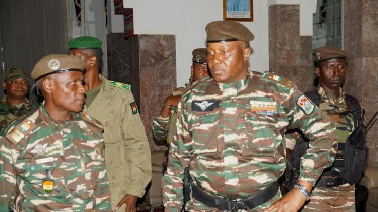 Niger, il presidente Bazoum dalla prigionia: “Il mio Paese è sotto attacco”. E Prigozhin soffia sul fuoco: “L’Occidente finanzia il terrorismo”