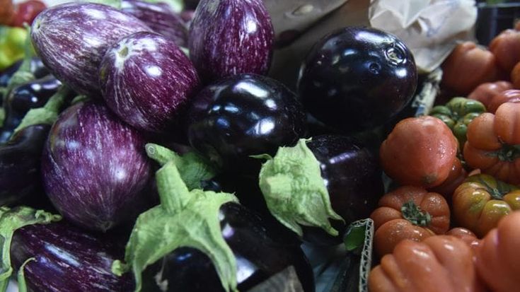 Melanzane, carciofi e piselli: la crisi nel Golfo fa schizzare i prezzi degli alimentari