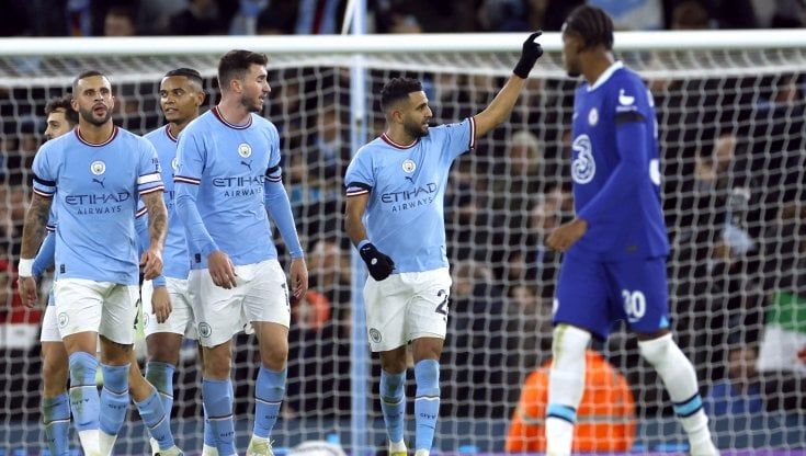 FA Cup, il Manchester City travolge 4-0 il Chelsea e avanza. Omaggio dei Blues a Vialli