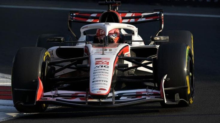 Ocon lasciato a piedi dalla Haas, Verstappen contro Lawson: in Messico è un gp al veleno