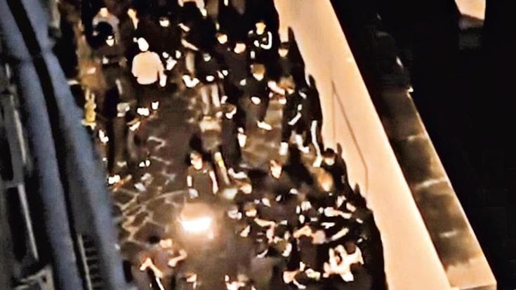 Rissa tra liceali a Chiaia: 15 indagati. La Procura: “Fu un evento preordinato”