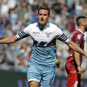 Lazio, una Champions per debuttanti: per fortuna c'è il maestro Klose