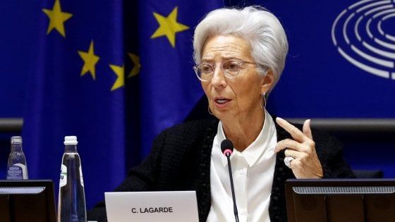 Lagarde: "Crescita modesta, incertezza dal coronavirus". Ma nel complesso ci sono meno nubi sull'Eurozona