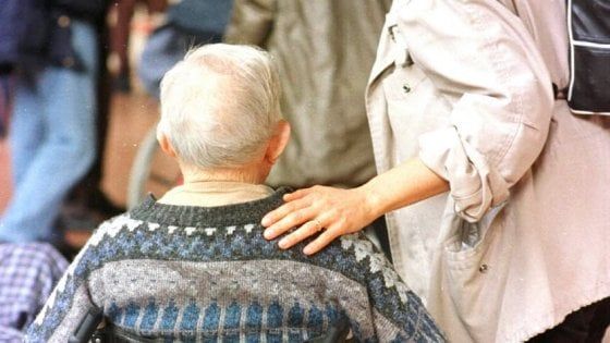 Coronavirus in Lombardia, 600 morti in venti giorni nei centri anziani della Bergamasca