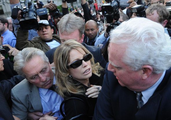 Michael Douglas chiede aiuto alle star:<br />"Mio figlio &egrave; in isolamento, fatemelo vedere"<br />&nbsp;