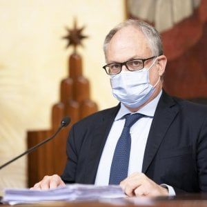 Gualtieri: "Confermiamo la stima del Pil a -8%. Non ci sarà patrimoniale"