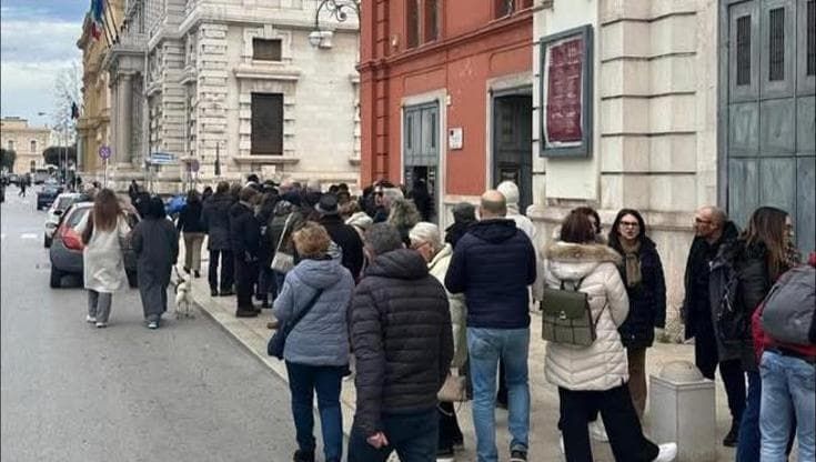 Petruzzelli da record, 2.662 abbonamenti per la nuova stagione: “Il teatro è luogo vivo del sapere”