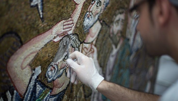  L'uomo del cielo ritrovato sulla cattedrale di Betlemme