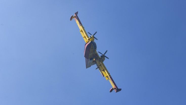Incendi, sindaco del Casertano dispone "l'immediata evacuazione del centro storico del paese" 