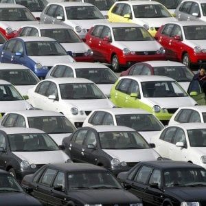 Ue, sprint dell'auto in estate, corrono le immatricolazioni. Bene Fca