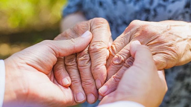 Legge 104, novità per disabili e caregiver: permessi “doppi”, mutui agevolati, stop a reperibilità