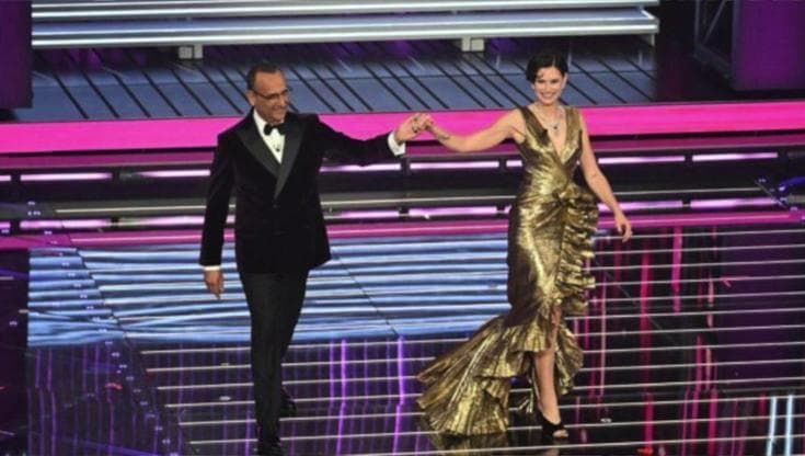 Elicotteri e baci mancati: a fine Sanremo vale tutto (troppo)