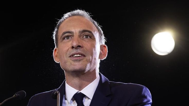 Glucksmann, il figlio del filosofo ex maoista che detesta Mélenchon e sogna un’altra sinistra