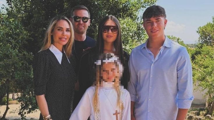 Francesco Totti contro Ilary Blasi, una comunione e due feste separate per la piccola Isabel