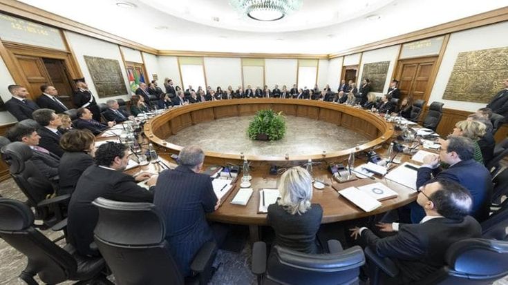 Il caso Apostolico spacca il Csm. “È incompatibile, va trasferita”. I renziani d’accordo con la destra