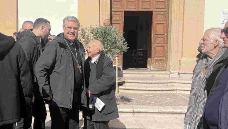 La risposta di Lorefice agli insulti sui social per avere difeso i migranti: “Nessuno può zittirci”