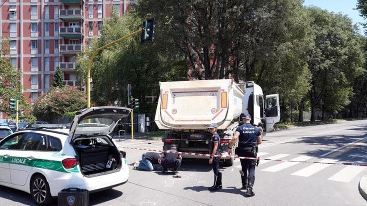 Milano, in dieci anni ciclabili cresciute del 54 per cento e aree pedonali del 27