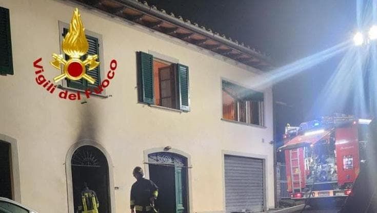 Uccise due coniugi e dette fuoco alla casa, condannato all’ergastolo