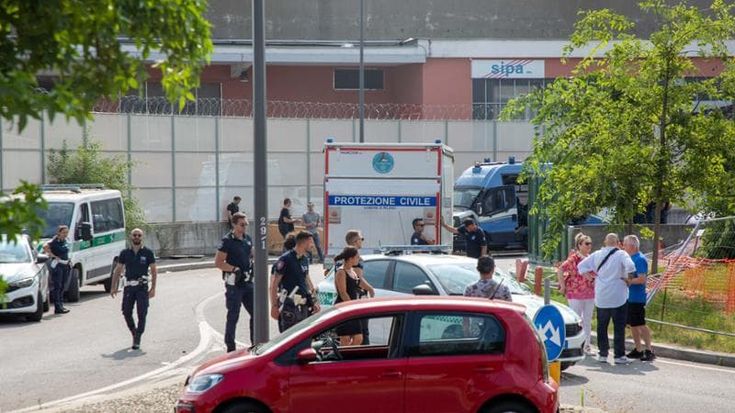 Salvini all’attacco del Comune di Milano dopo lo sgombero del campo rom di via Bonfadini: “Niente case popolari a chi ci viveva”