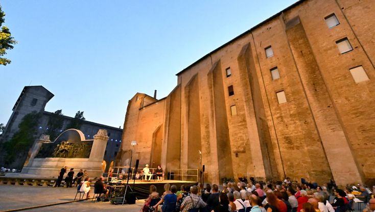 Metti una serata in dialetto all'ombra della Pilotta - foto 