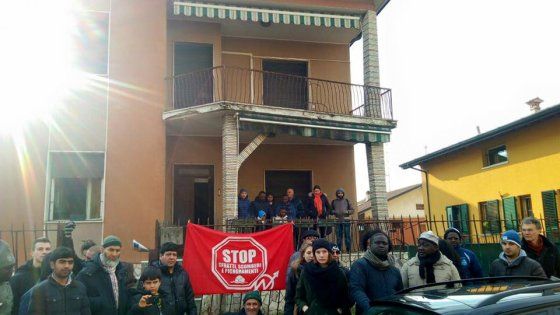 "Da teatro di morte a luogo di vita per la famiglia sfrattata", a Brescia occupata villetta dell'orrore