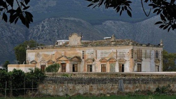 Palermo, denuncia di Italia Nostra: la "Villa del Gattopardo" nel degrado