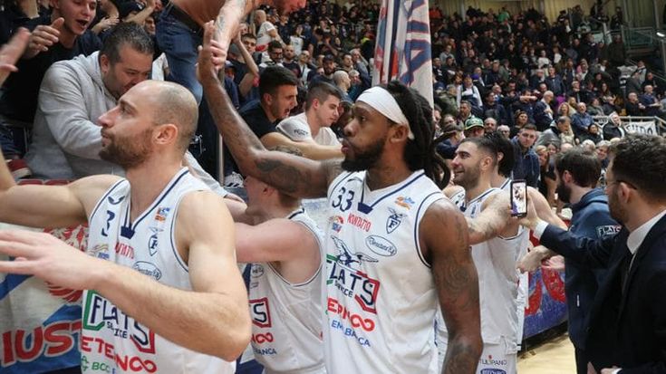 Il pagellone di Basket City: Virtus e Fortitudo all'ultimo respiro, 5.5 alla Vu che perde e 6 alla Effe che vince