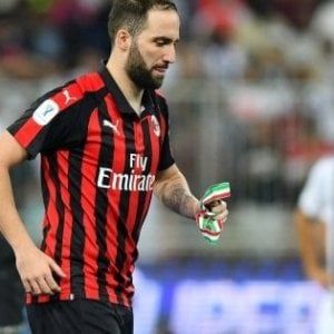 Calcio, Salvini: "Higuain mercenario con comportamento indegno"