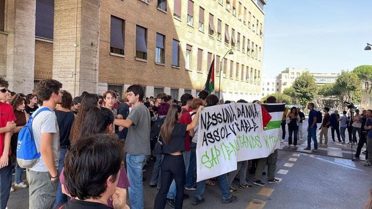 Scontri alla Sapienza, gli studenti di Osa contestano la mozione pro Israele