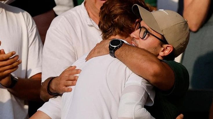 Chi è Mark, fratello di Sinner: l’adozione, il lavoro da vigile del fuoco, l’amore per la Formula 1