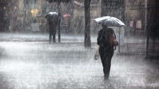 Caserta, nubifragio nella notte, allagamento e crollo di alberi in Provincia