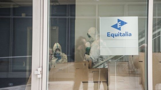Busta con polvere sospetta alla sede di Equitalia a Bologna