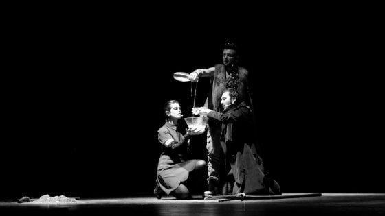 All'Arena del Mare di Salerno il Piccolo Teatro del Giullare ricomincia da tre: due spettacoli teatrali e un concerto