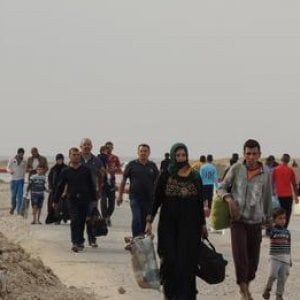 Iraq, l’offensiva di Hawija spinge 14.000 persone a fuggire nei distretti circostanti